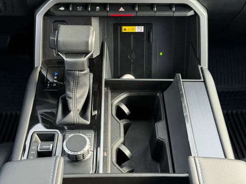 Used 2023 Toyota Tundra Platinum image 15