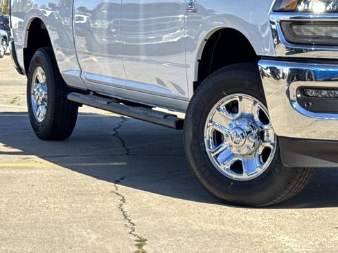 New 2026 RAM 2500 Tradesman AWD/4WD image 3