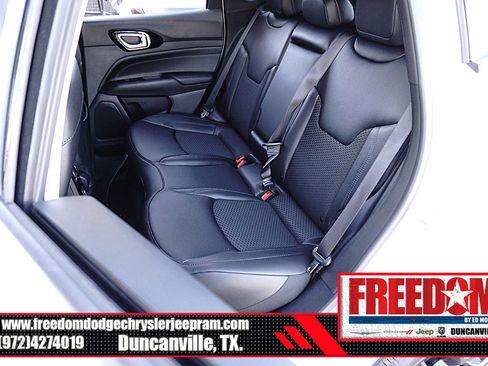 New 2026 Jeep Compass Latitude image 14