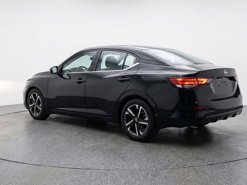 Used 2025 Nissan Sentra SV image 6