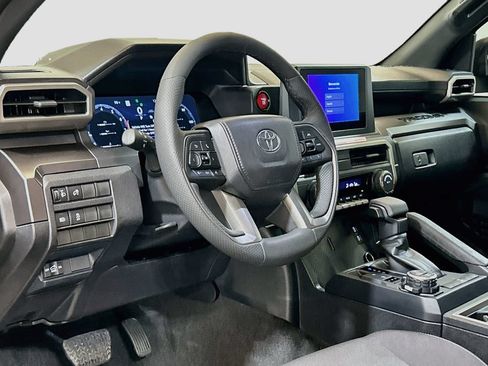 Used 2025 Toyota Tacoma TRD Off-Road AWD/4WD image 8