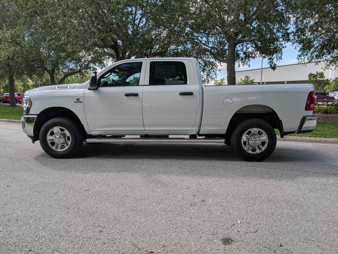 Used 2024 RAM 2500 Tradesman w/ Chrome Appearance Group AWD/4WD image 5