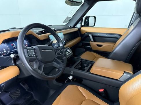 Used 2024 Land Rover Defender 130 X-Dynamic SE AWD/4WD image 17