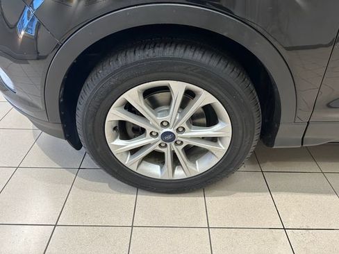 Used 2019 Ford Escape SE FWD image 18