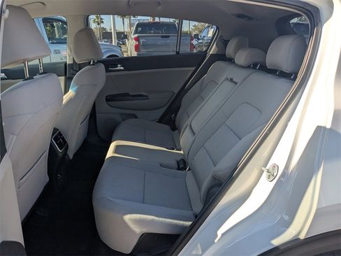 Used 2020 Kia Sportage LX image 10