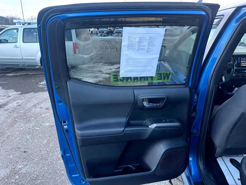 Used 2016 Toyota Tacoma SR5 image 12
