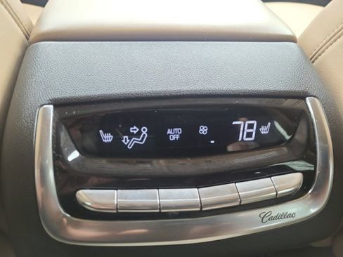 Used 2023 Cadillac XT6 FWD image 37