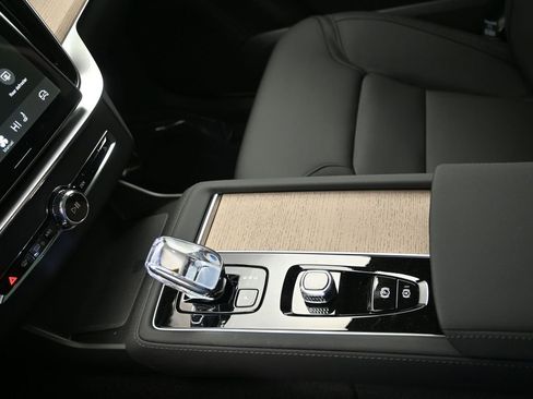 New 2026 Volvo XC90 B5 Plus w/ Protection Package image 16