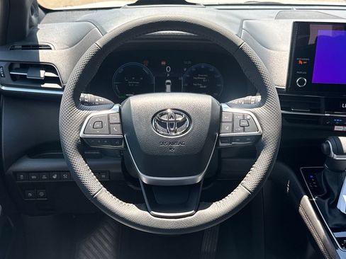 New 2026 Toyota Sienna Platinum AWD/4WD image 15