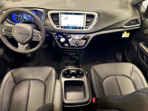New 2026 Chrysler Pacifica Select image 20