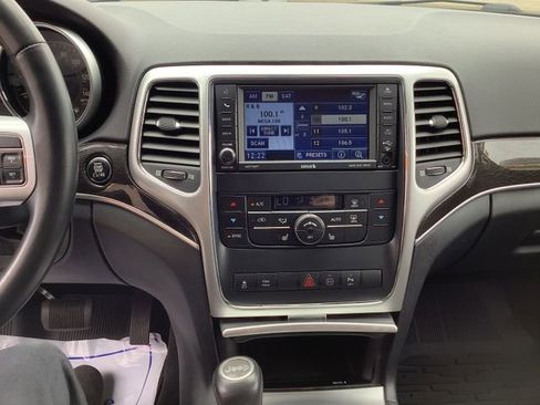 Used 2011 Jeep Grand Cherokee 70th Anniversary RWD image 17