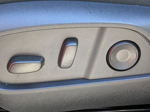 New 2026 Chevrolet Equinox LT w/ Convenience Package II image 19