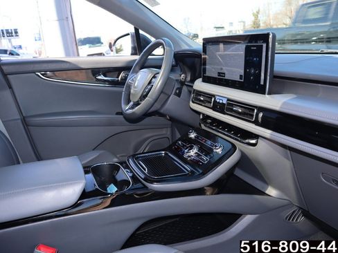 Used 2022 Lincoln Nautilus Reserve image 23