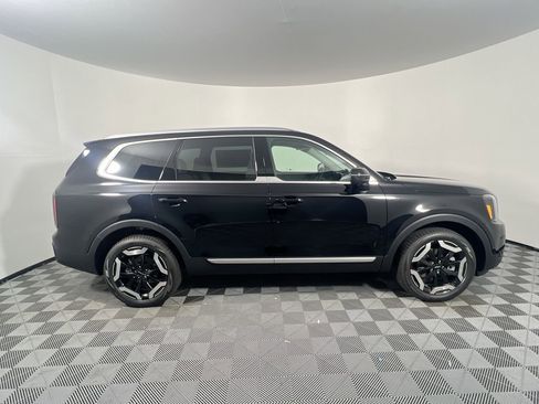 New 2025 Kia Telluride EX w/ EX Captain's Chair Package image 2