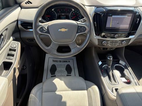 Used 2019 Chevrolet Traverse LT w/ LT Premium Package image 10