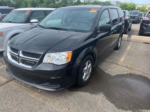 Used 2012 Dodge Grand Caravan SXT FWD image 1