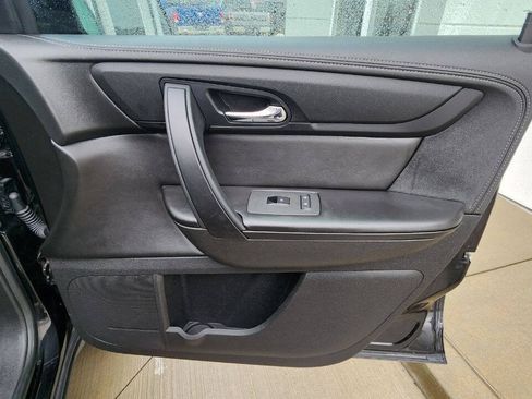 Used 2016 Chevrolet Traverse LT w/ Style and Technology Package FWD image 14