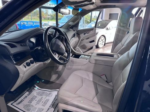 Used 2019 Cadillac Escalade Luxury image 9