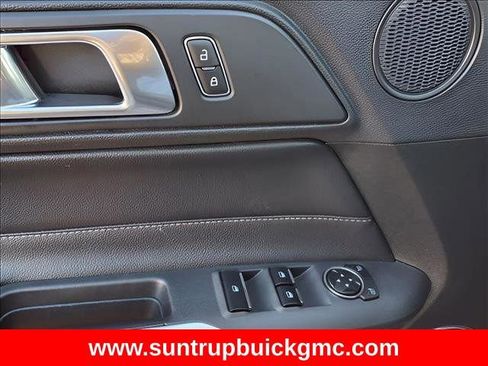 Used 2023 Ford Mustang Premium image 13