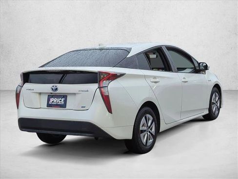 Used 2016 Toyota Prius Two image 5