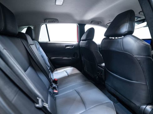 Certified 2023 Toyota Corolla Cross XLE image 33