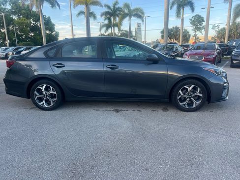 Used 2019 Kia Forte LXS FWD image 3