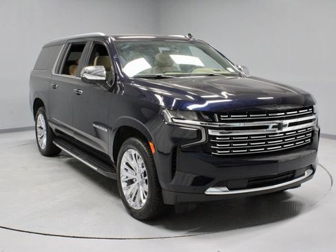 Used 2021 Chevrolet Suburban Premier w/ Premium Package AWD/4WD image 1