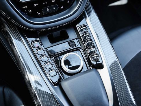Used 2023 Aston Martin DBX AWD/4WD image 42