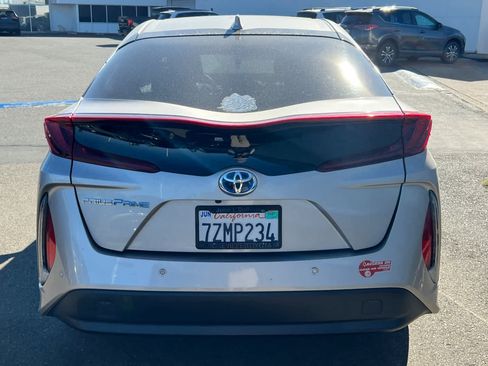 Used 2017 Toyota Prius Prime Advanced w/ Carpet Mat Package FWD image 5