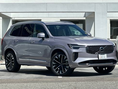 Certified 2026 Volvo XC90 B6 Plus AWD/4WD image 2
