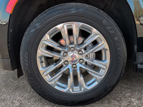 Used 2023 GMC Yukon XL SLT AWD/4WD image 14