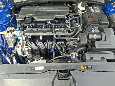 Certified 2025 Hyundai Elantra SE image 26