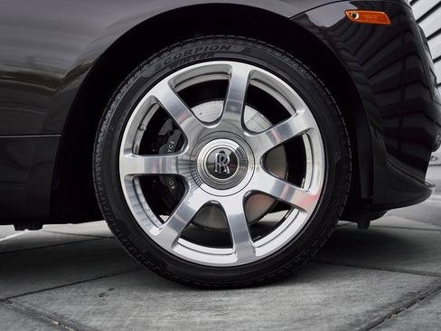 Used 2014 Rolls-Royce Wraith image 24