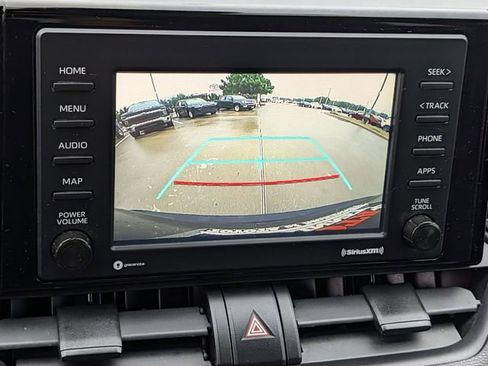 Used 2020 Toyota RAV4 XLE w/ Convenience Package FWD image 18