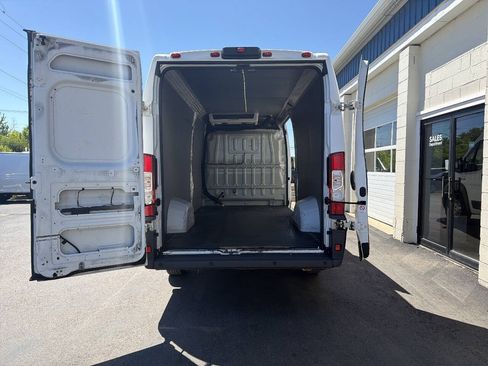 Used 2018 RAM ProMaster 3500 w/ Interior Convenience Group FWD image 11