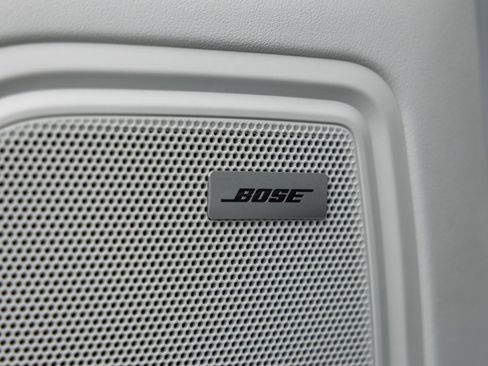 New 2025 Porsche Macan image 24