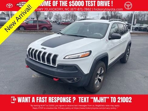 Used 2017 Jeep Cherokee Trailhawk w/ Comfort/Convenience Group image 1