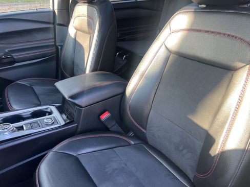 Used 2022 Ford Explorer ST-Line image 12