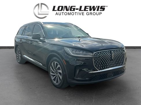 Used 2025 Lincoln Aviator 2WD image 10