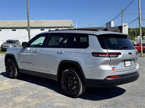 New 2025 Jeep Grand Cherokee L Altitude image 22
