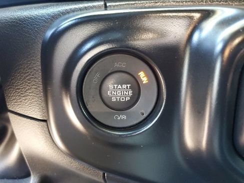 Used 2022 Jeep Wrangler Sport AWD/4WD image 17