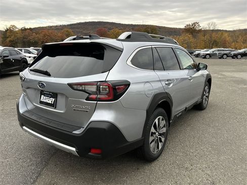 New 2025 Subaru Outback Touring XT image 8