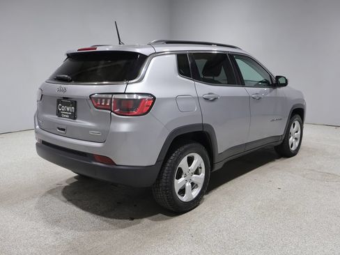 Used 2018 Jeep Compass Latitude AWD/4WD image 2