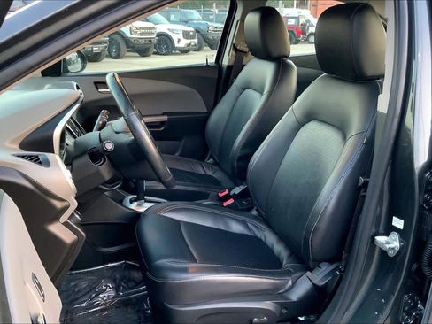 Used 2020 Chevrolet Sonic Premier image 6
