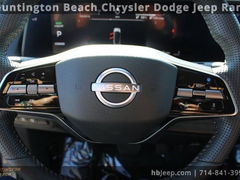 Used 2025 Nissan Ariya FWD image 18