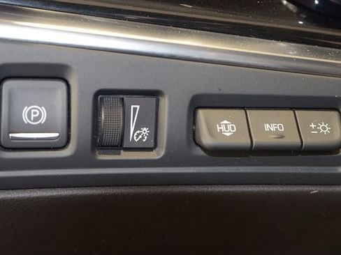 Used 2023 Cadillac XT6 Sport w/ Technology Package image 38