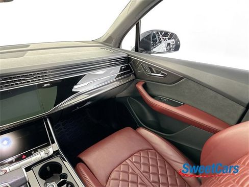 Used 2024 Audi SQ7 Premium Plus w/ Executive Package image 34