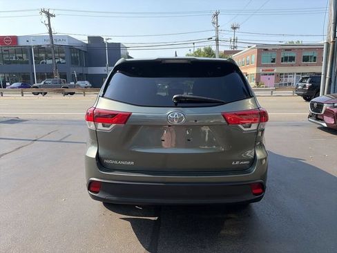 Used 2019 Toyota Highlander Plus AWD/4WD image 7
