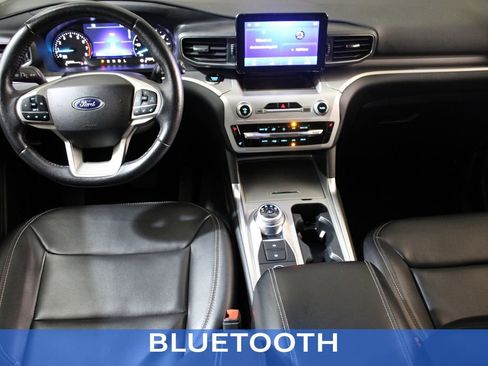 Certified 2022 Ford Explorer XLT w/ Equipment Group 202A image 11