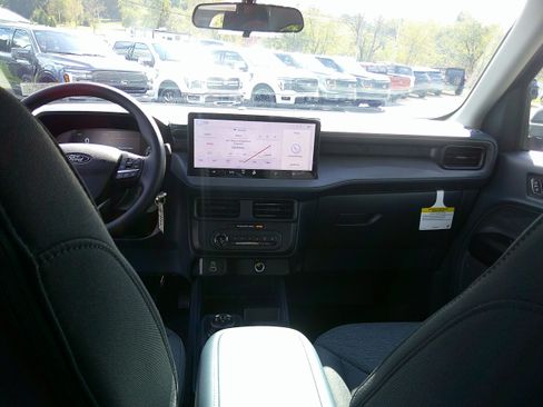 New 2025 Ford Maverick XL image 21